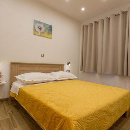 Apartments By The Sea Cove Zastupac, Hvar - 8761 ฮวาร์ ภายนอก รูปภาพ