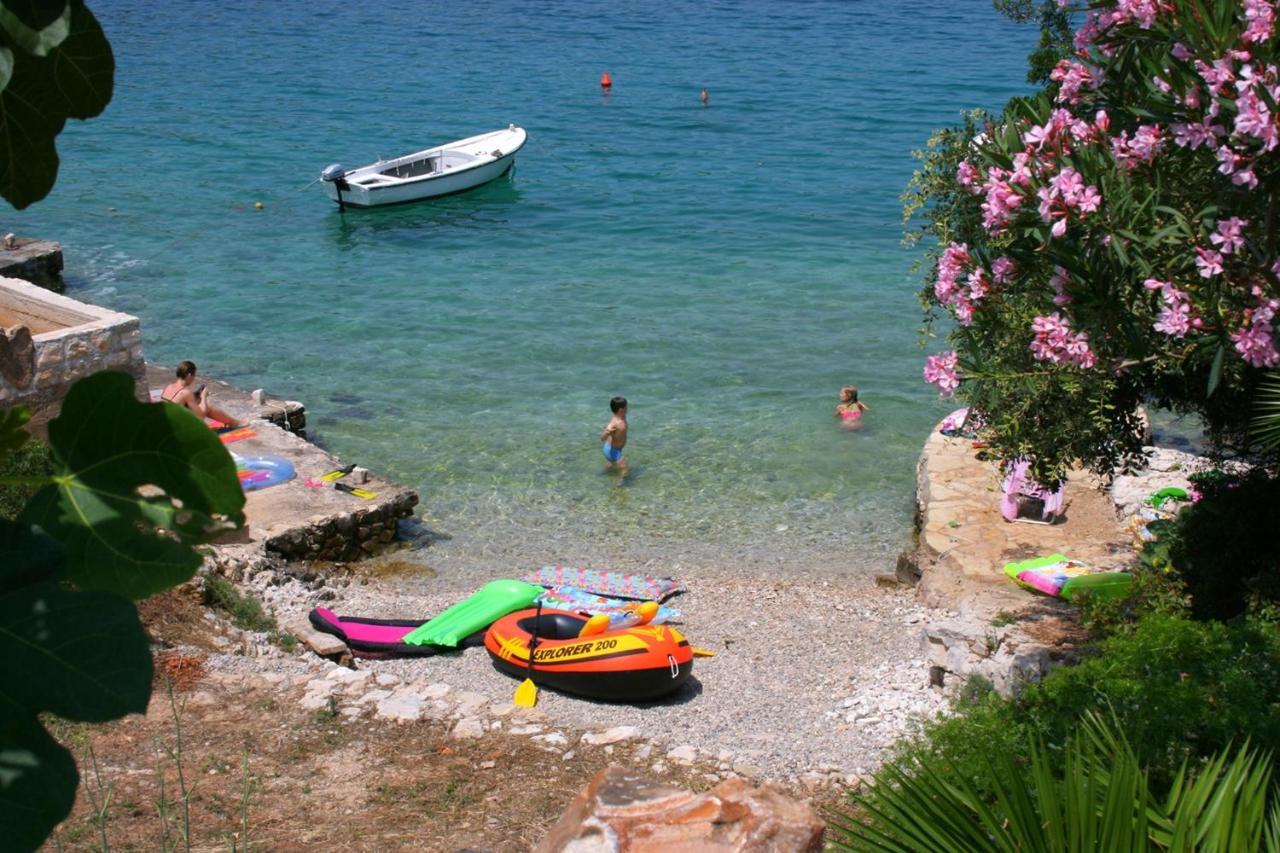 Apartments By The Sea Cove Zastupac, Hvar - 8761 ฮวาร์ ภายนอก รูปภาพ