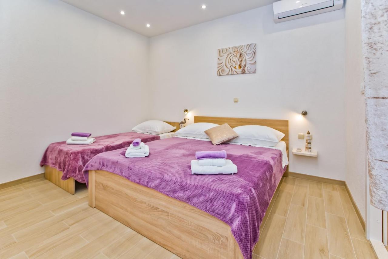 Apartments By The Sea Cove Zastupac, Hvar - 8761 ฮวาร์ ภายนอก รูปภาพ