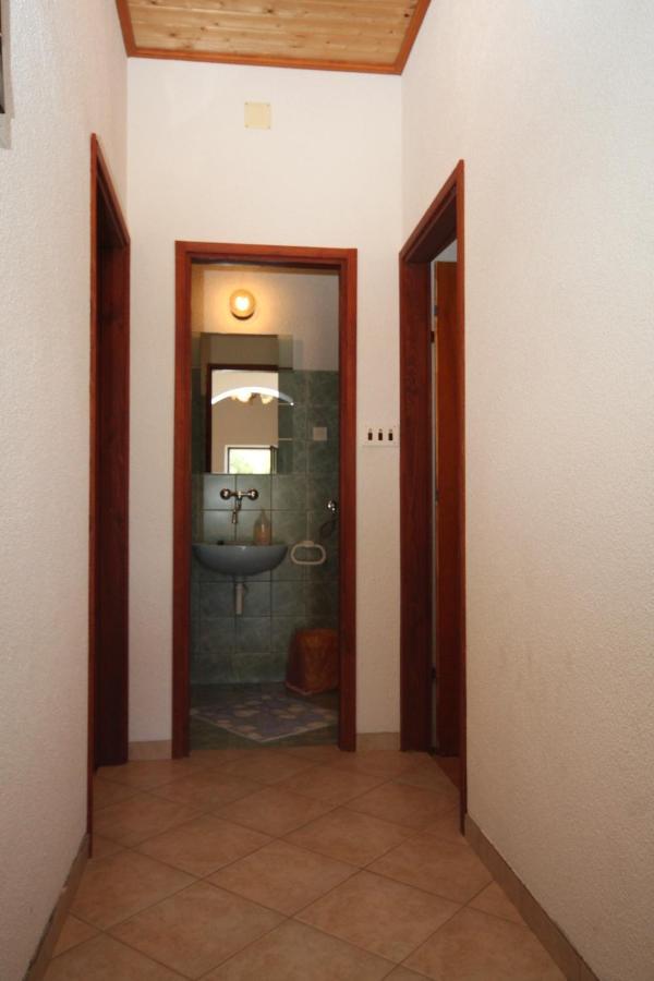 Apartments By The Sea Cove Zastupac, Hvar - 8761 ฮวาร์ ภายนอก รูปภาพ