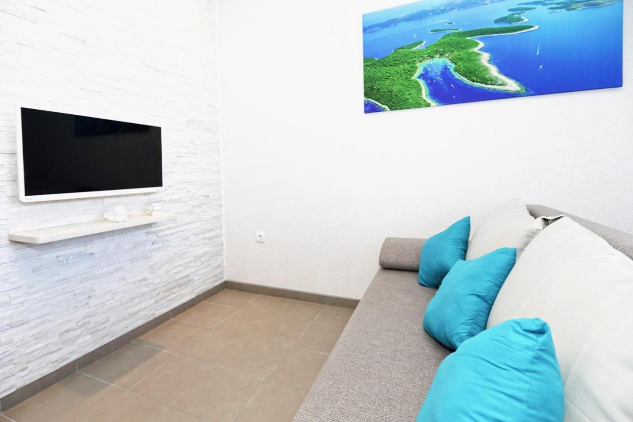 Apartments By The Sea Cove Zastupac, Hvar - 8761 ฮวาร์ ภายนอก รูปภาพ