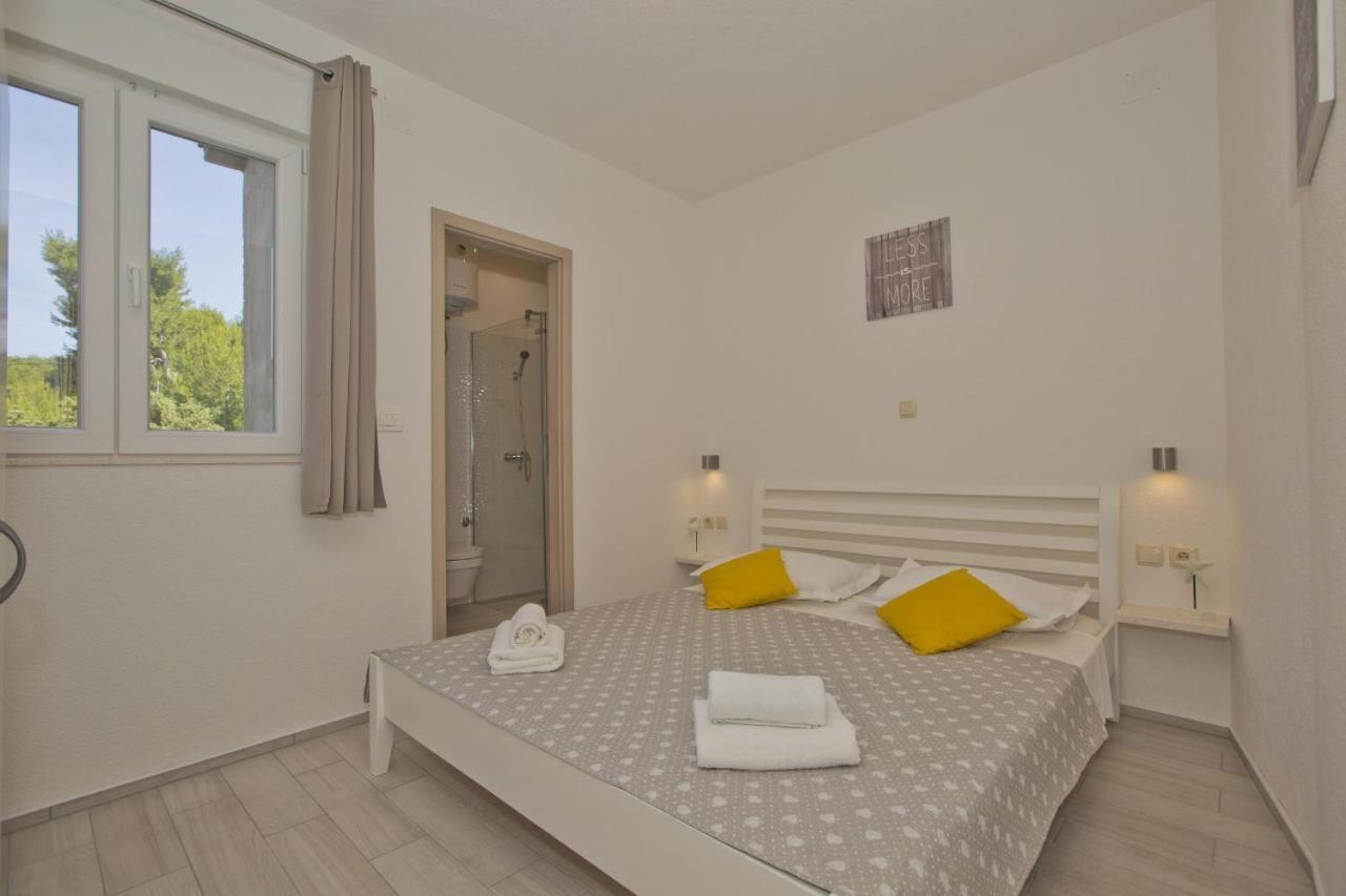 Apartments By The Sea Cove Zastupac, Hvar - 8761 ฮวาร์ ภายนอก รูปภาพ